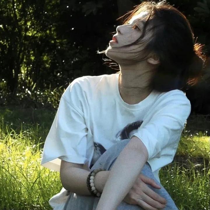 窃窃私语